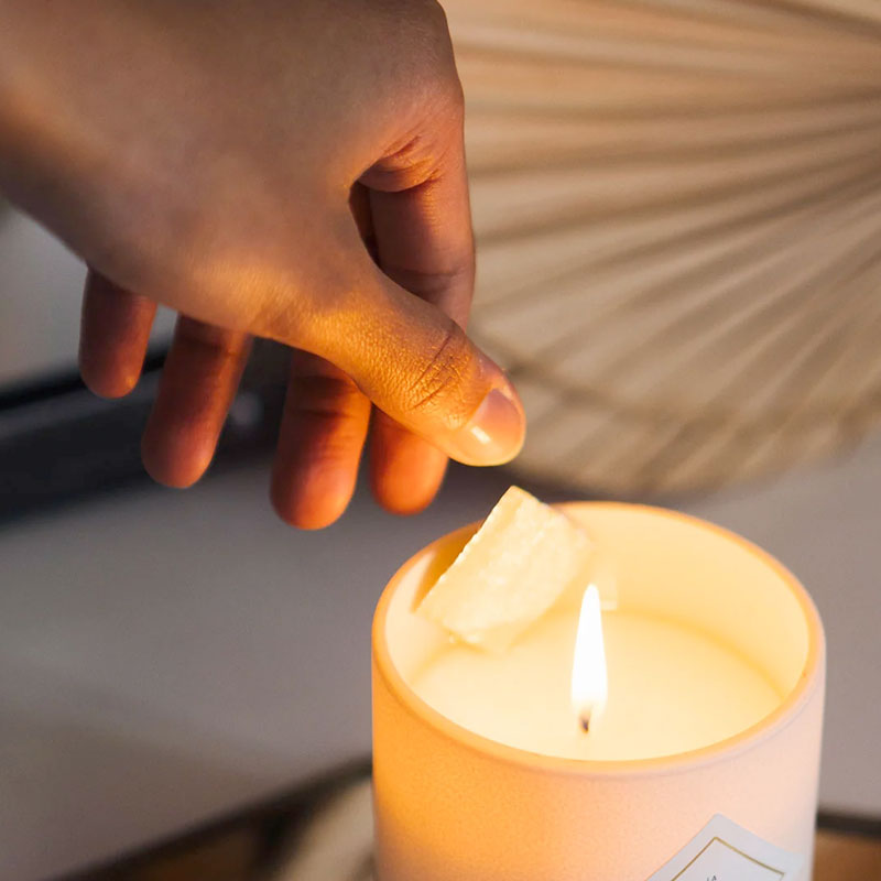 My Jolie Candle Geurkaars 180g Linge Frais met armbandje