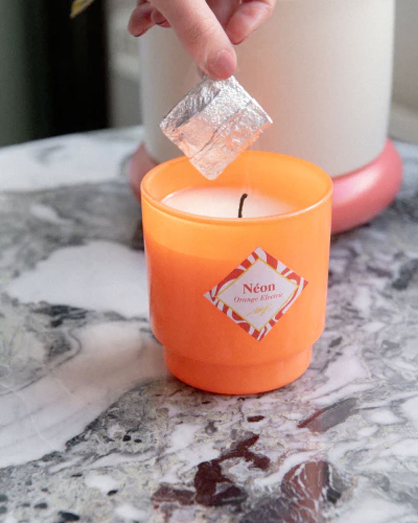 Geurkaars met oorbellen Néon - Orange Electric